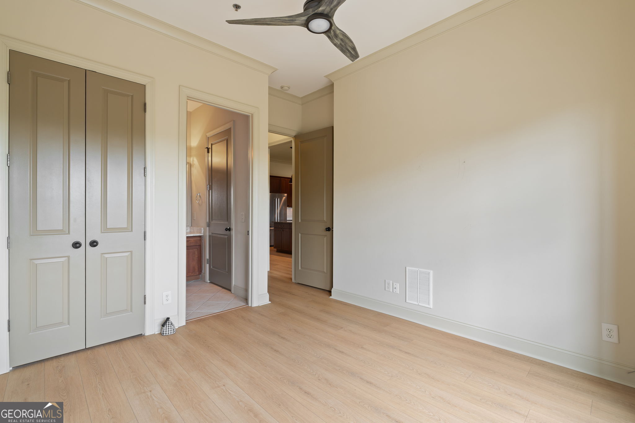 360 Chambers Street # 210