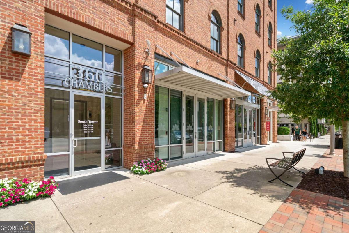 360 Chambers Street # 210