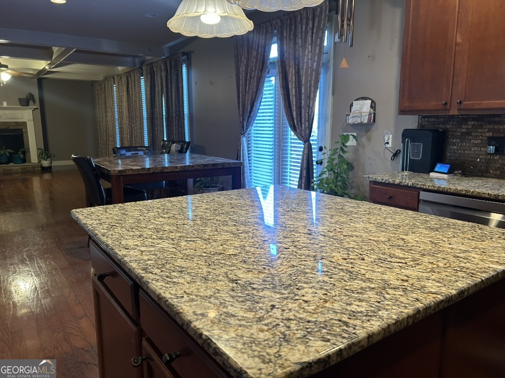 1525 Thunder Gulch Pass