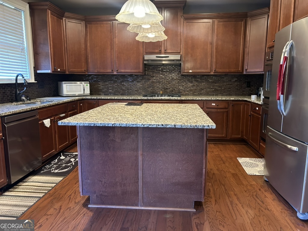 1525 Thunder Gulch Pass