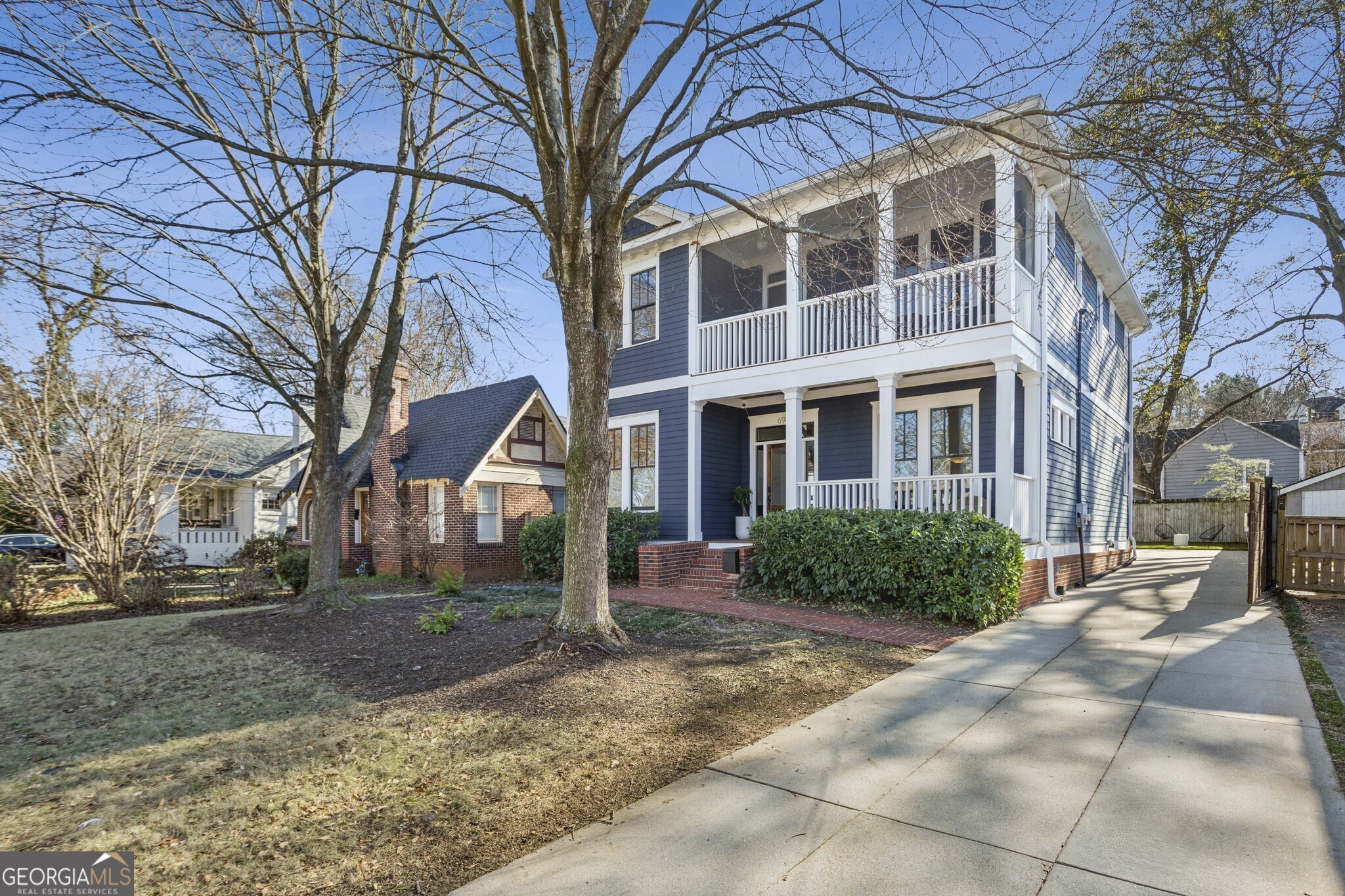 691 Willoughby Way NE