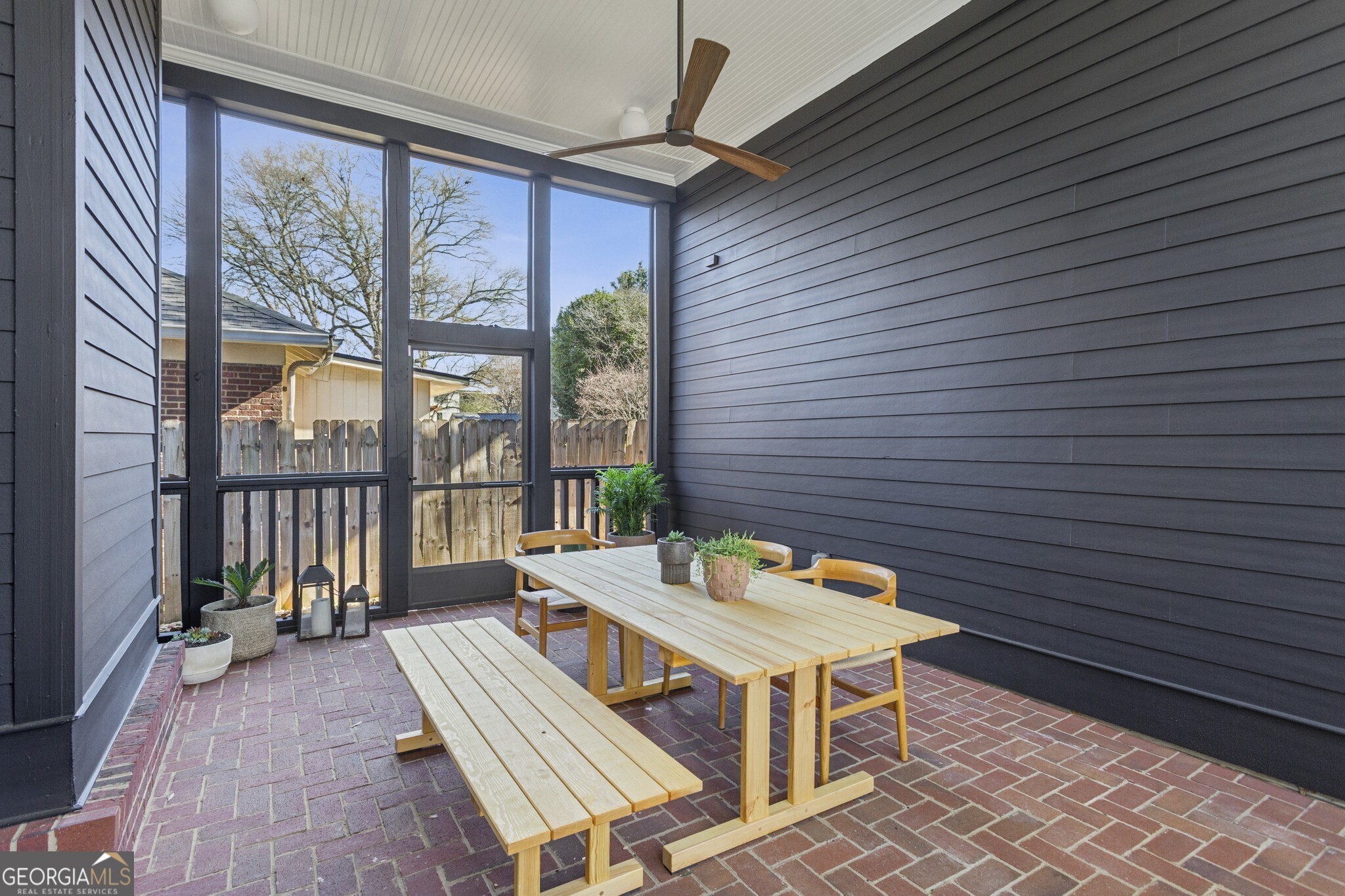 691 Willoughby Way NE