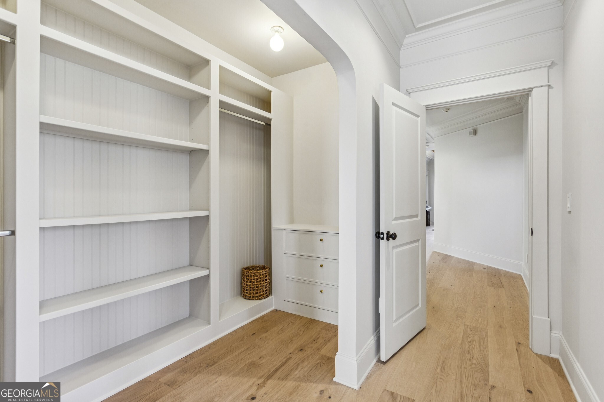 691 Willoughby Way NE