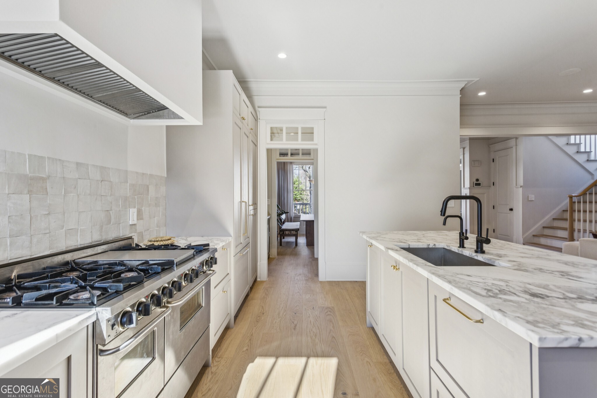 691 Willoughby Way NE