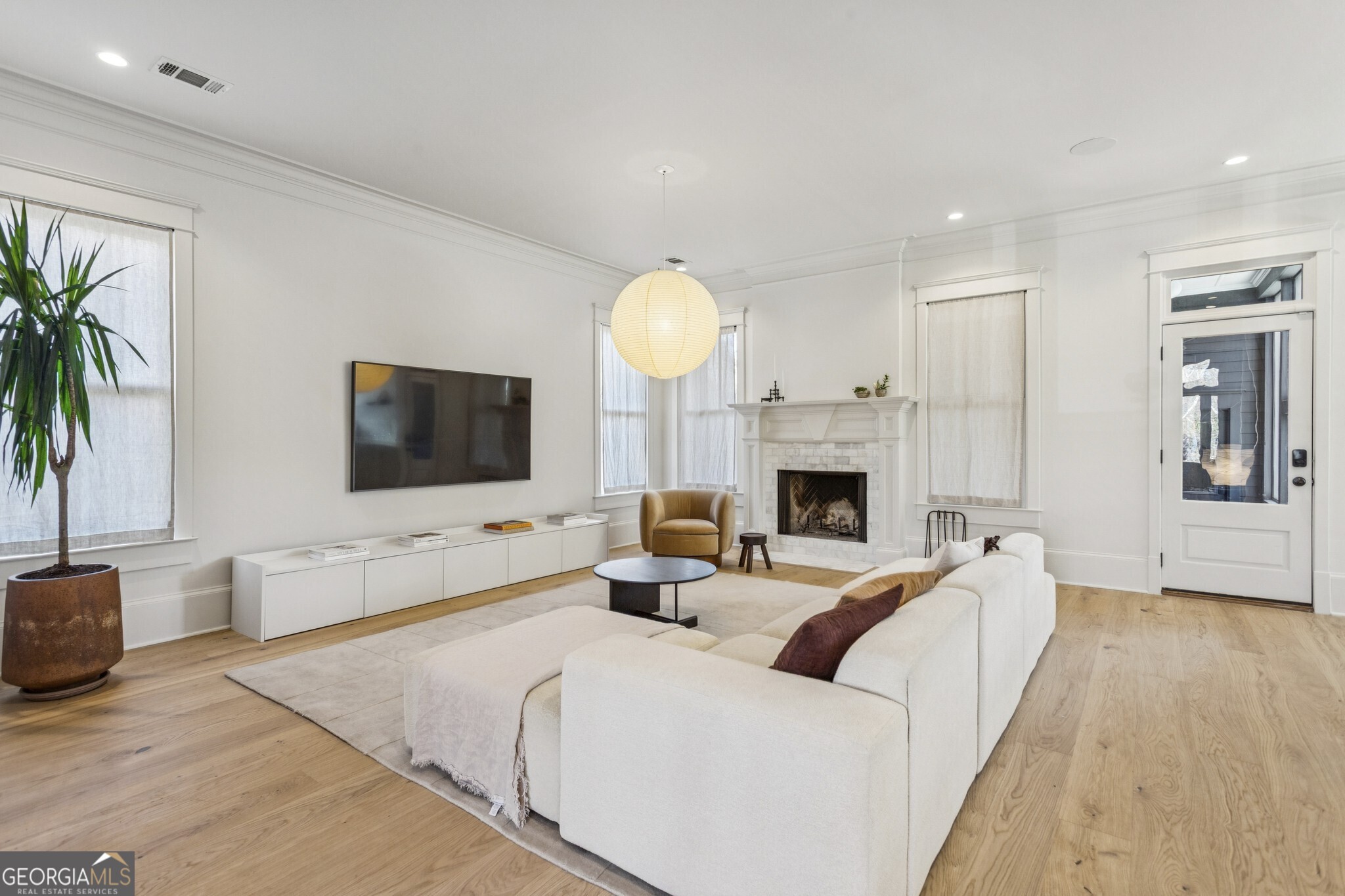 691 Willoughby Way NE