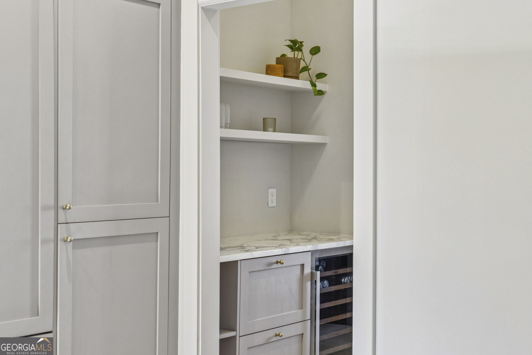 691 Willoughby Way NE