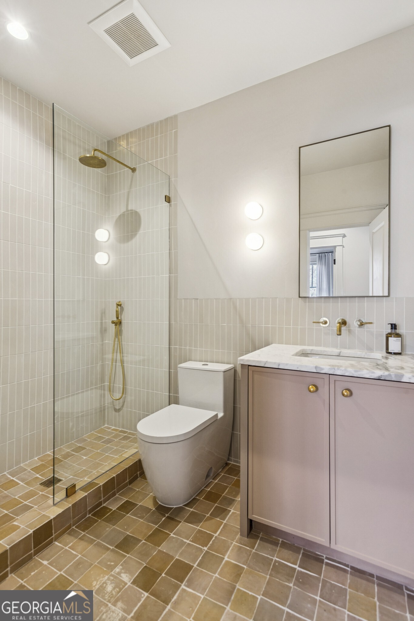 691 Willoughby Way NE