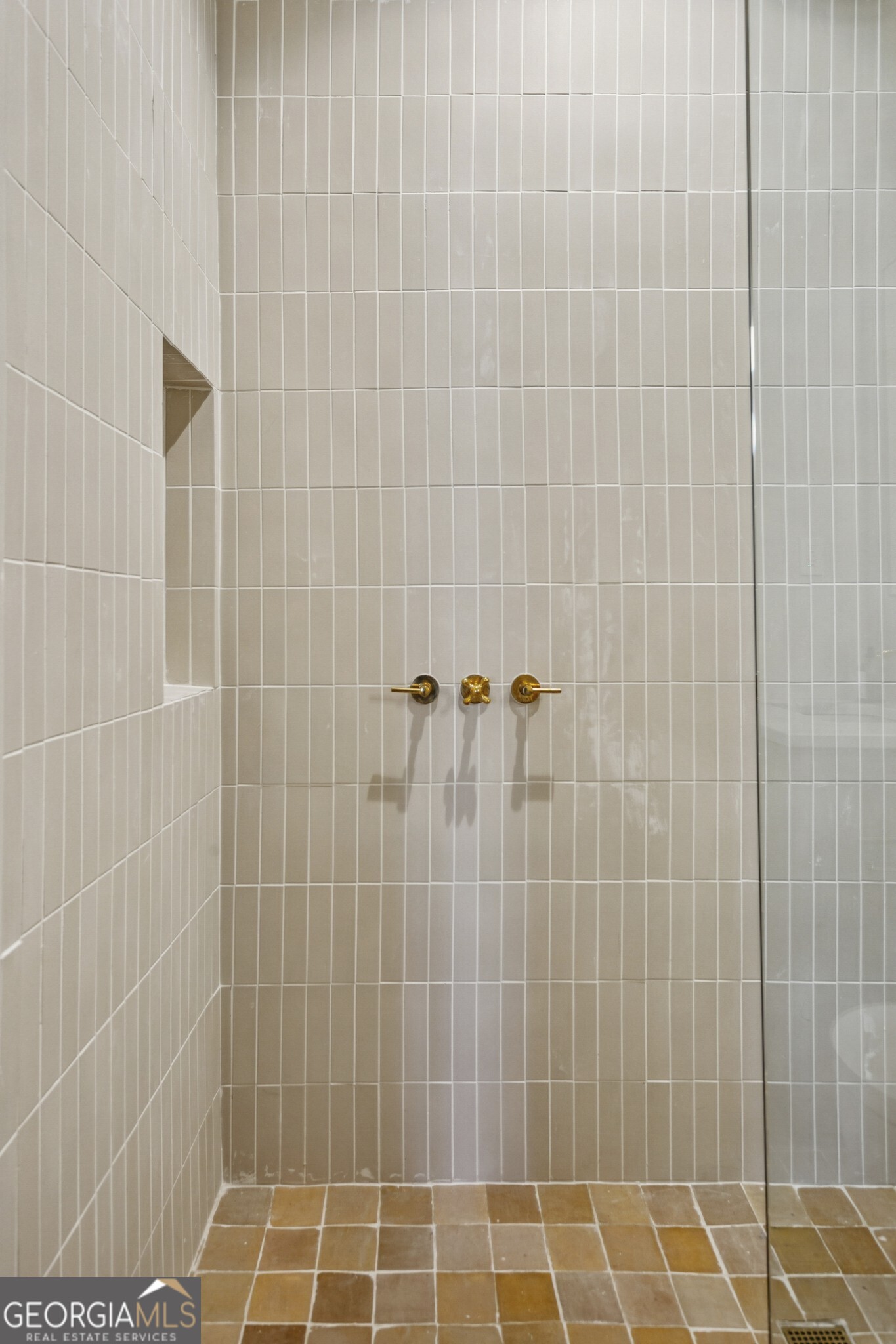 691 Willoughby Way NE