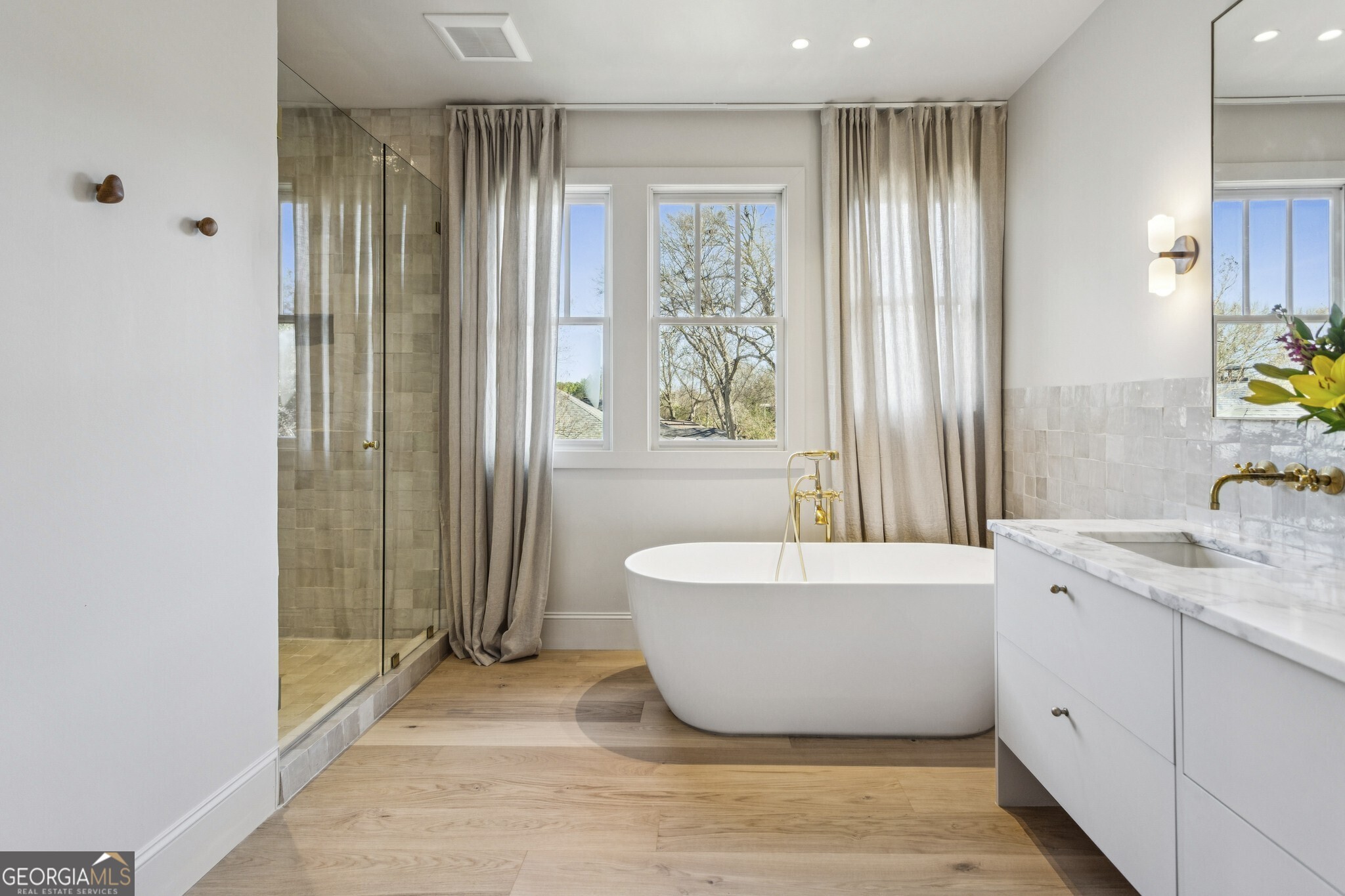 691 Willoughby Way NE