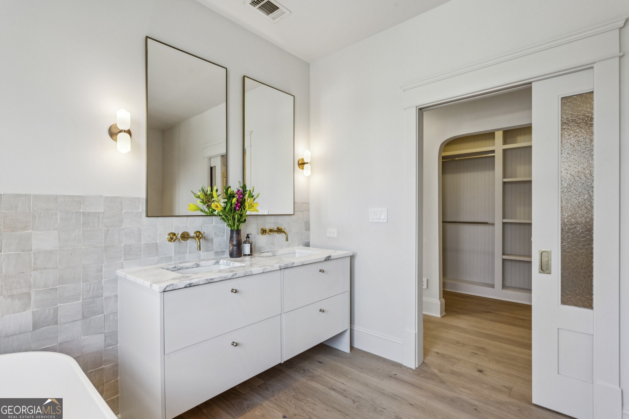 691 Willoughby Way NE