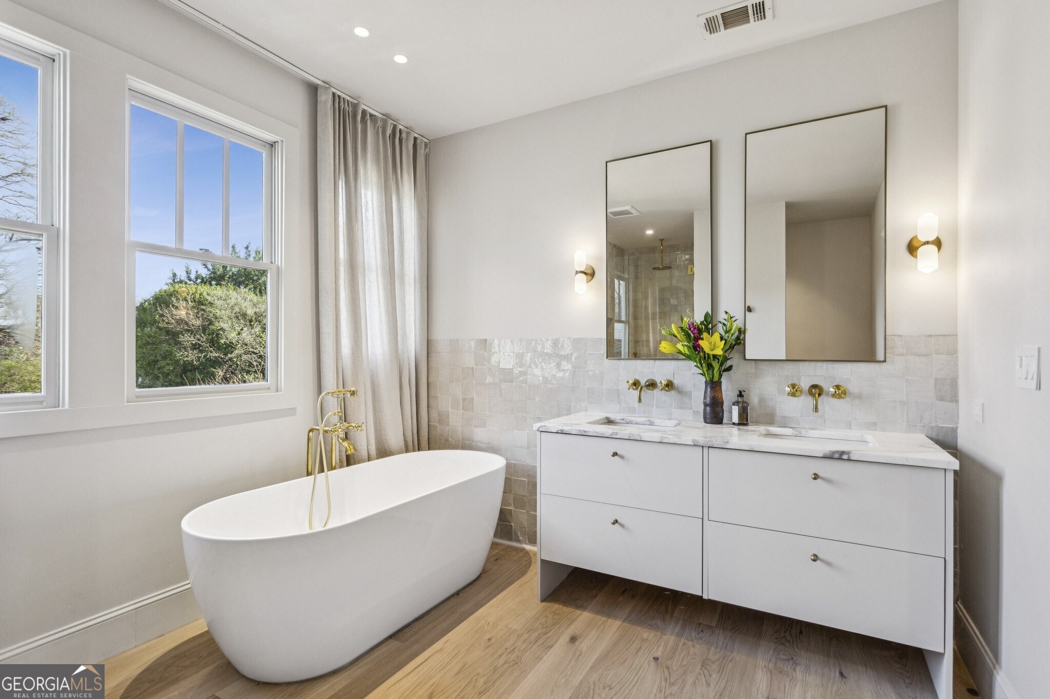 691 Willoughby Way NE