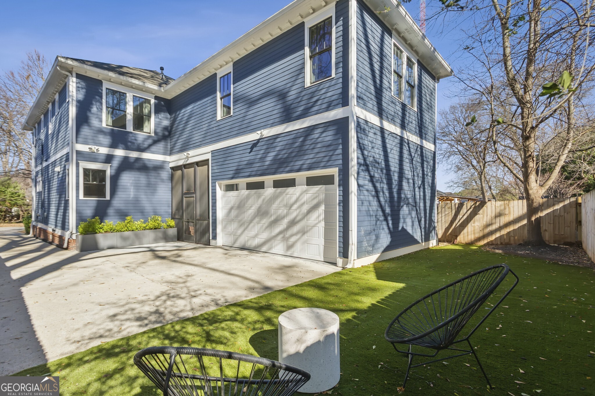 691 Willoughby Way NE