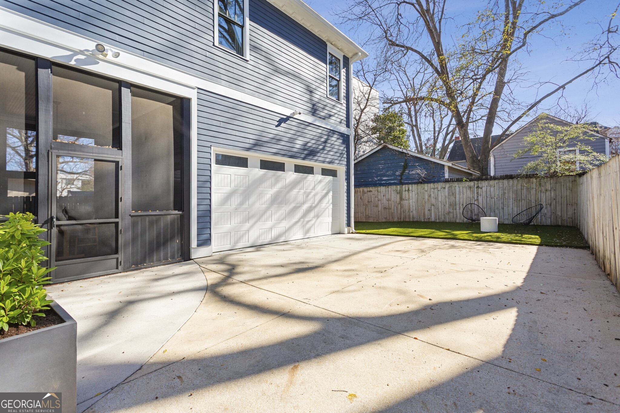 691 Willoughby Way NE