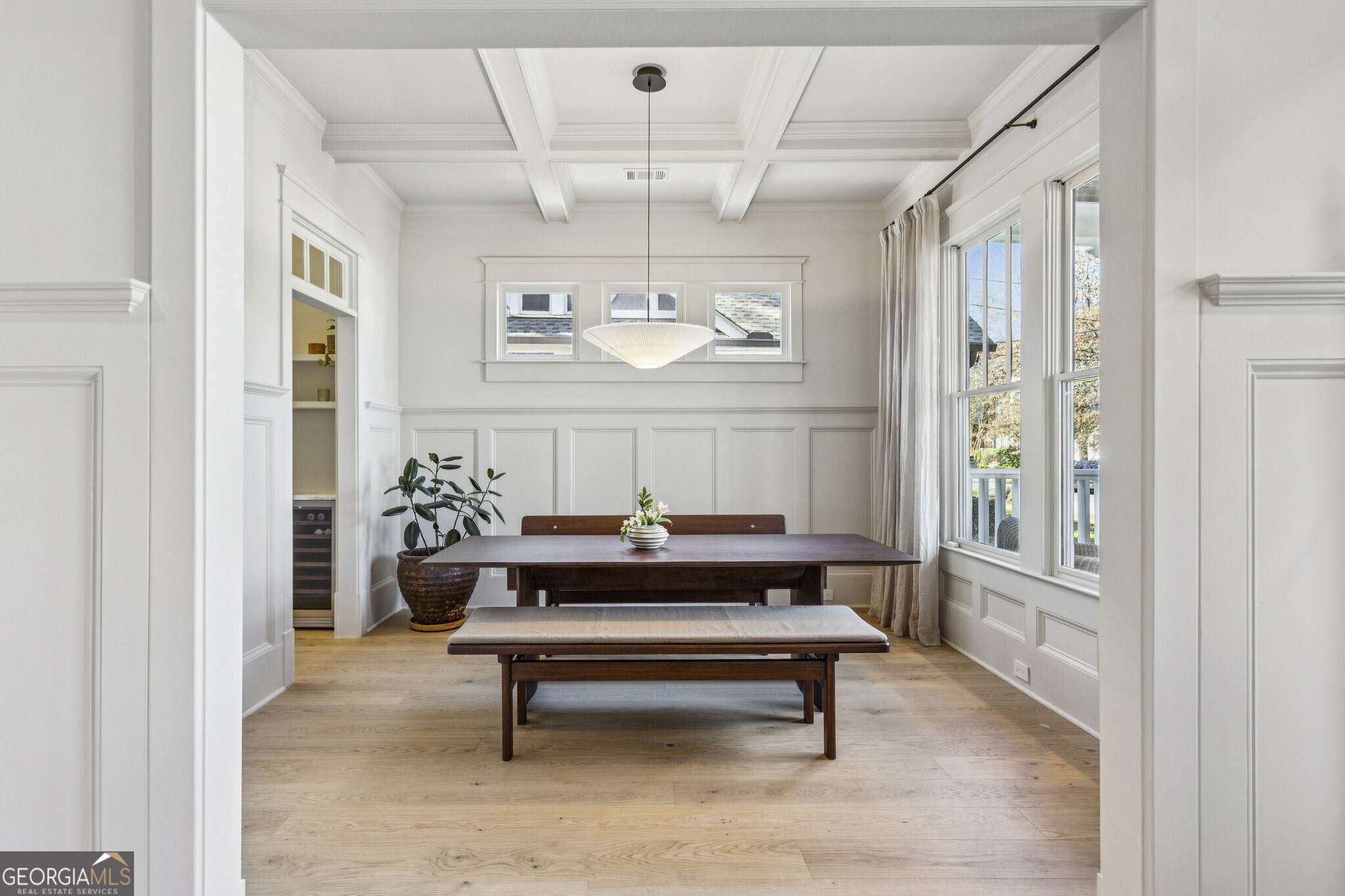 691 Willoughby Way NE