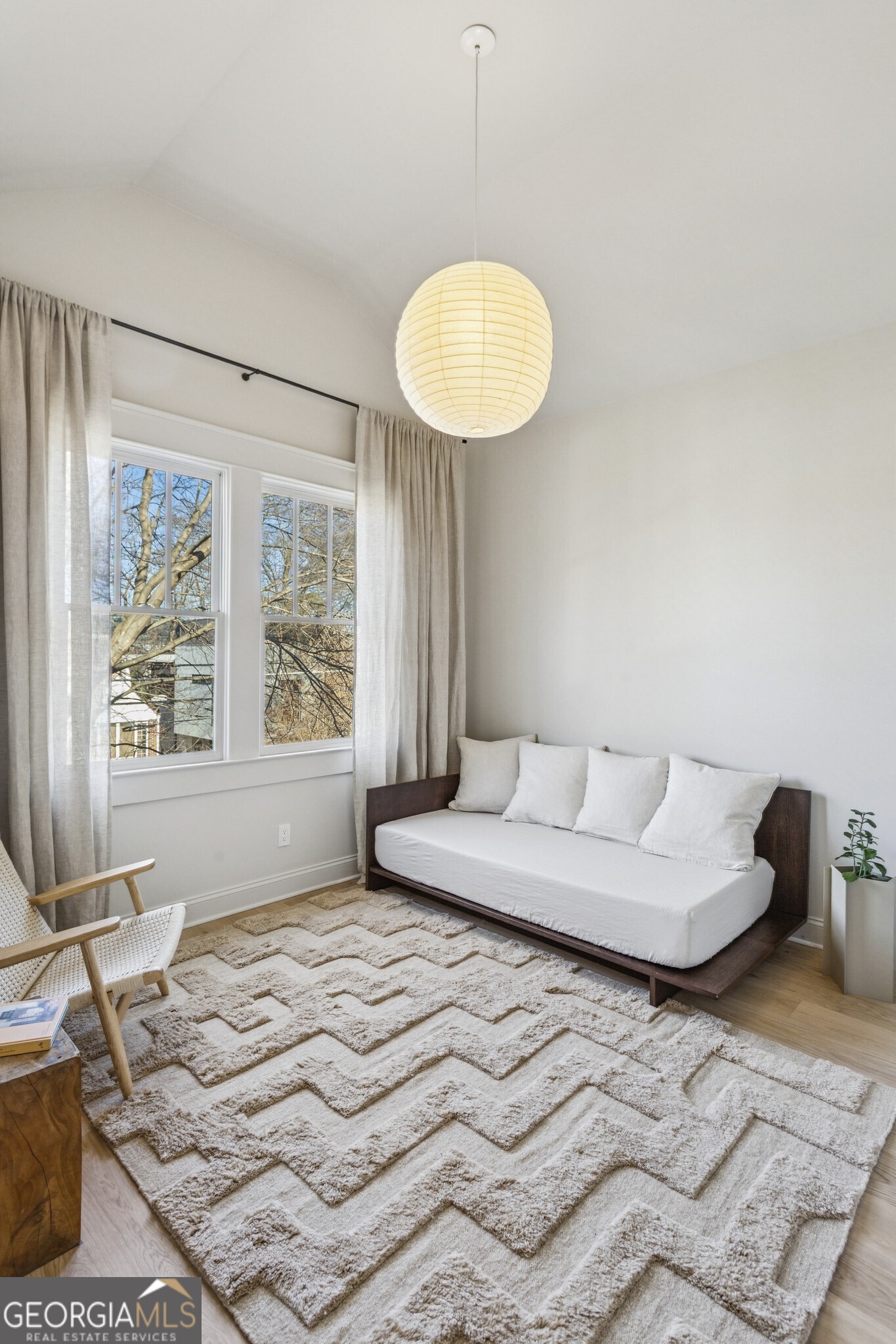 691 Willoughby Way NE