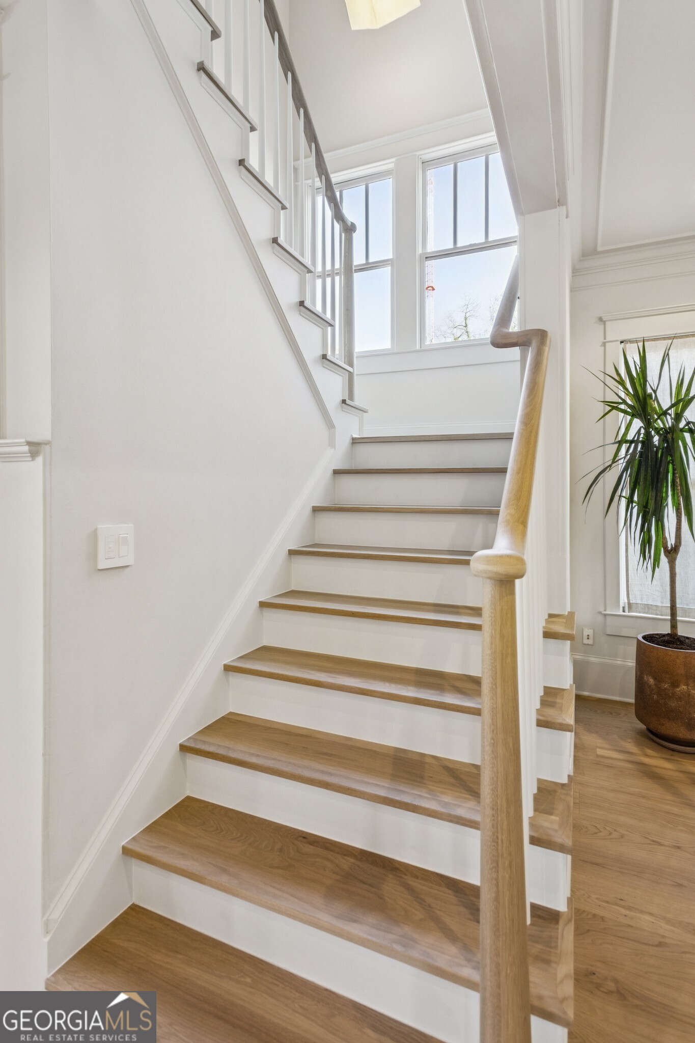 691 Willoughby Way NE