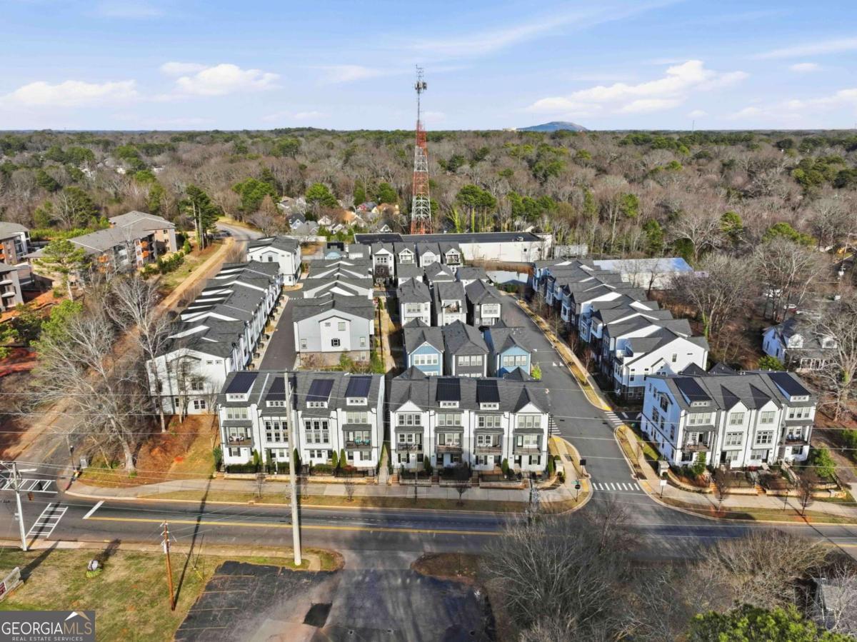 826 S Columbia Drive