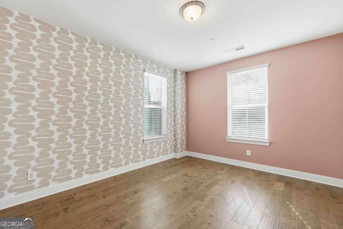 826 S Columbia Drive