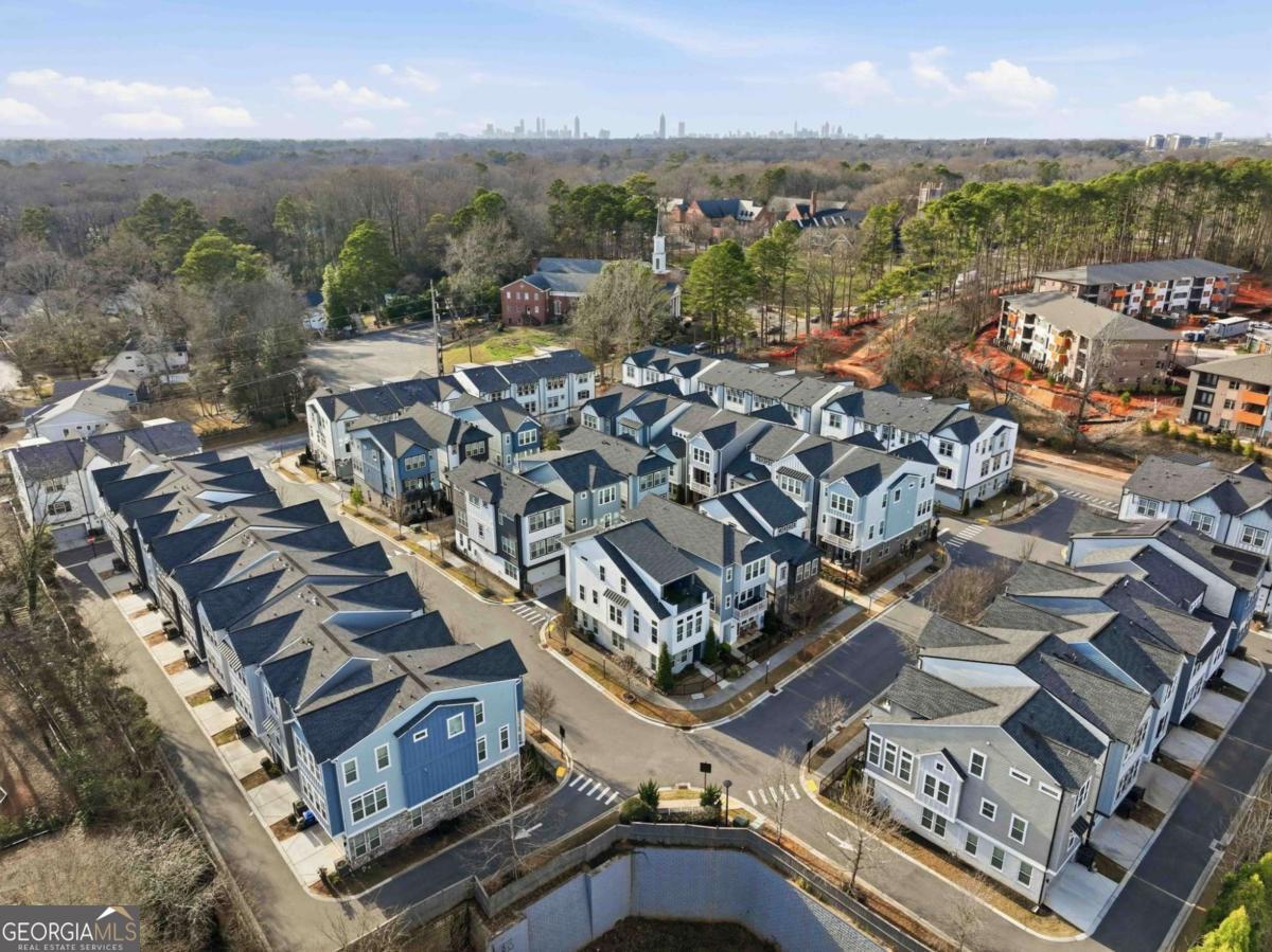 826 S Columbia Drive