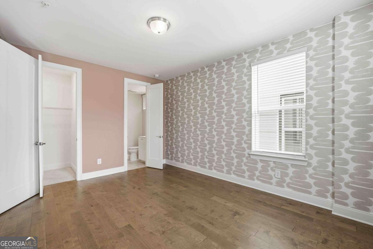 826 S Columbia Drive