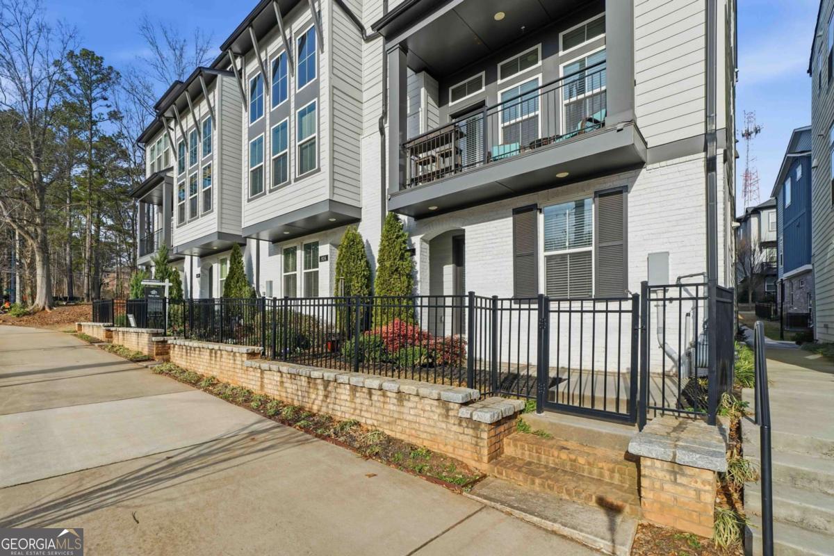 826 S Columbia Drive