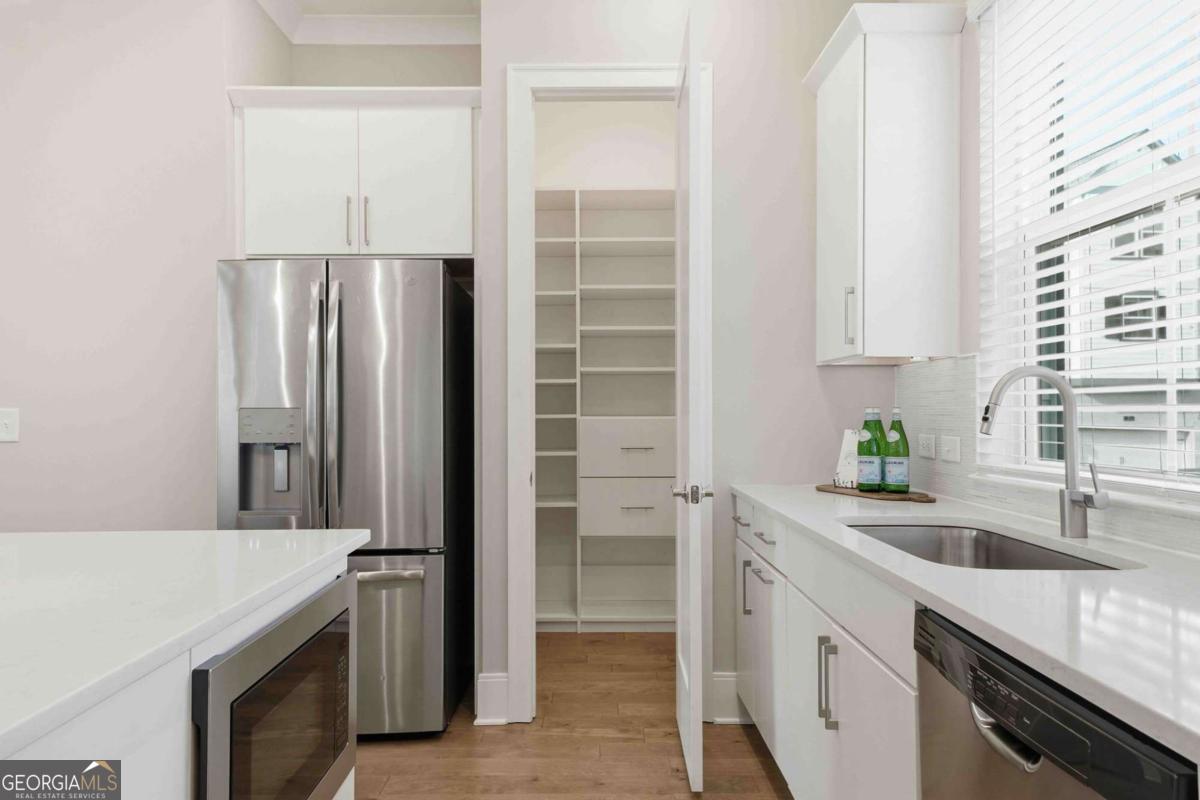 826 S Columbia Drive