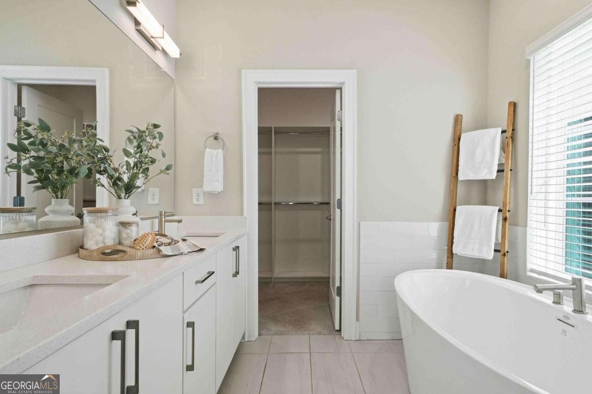 826 S Columbia Drive