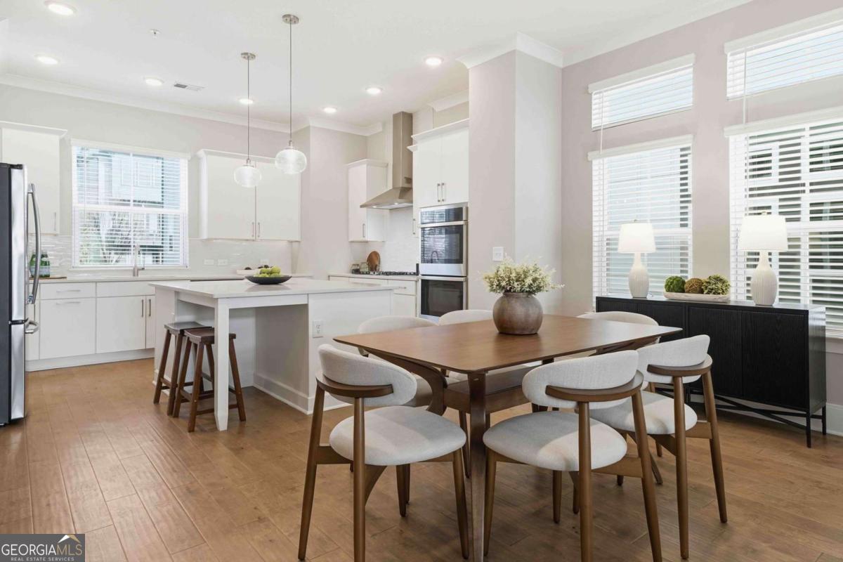 826 S Columbia Drive