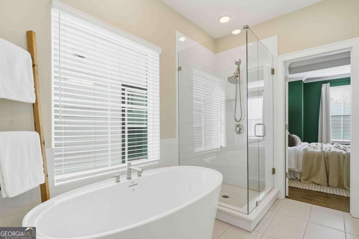 826 S Columbia Drive