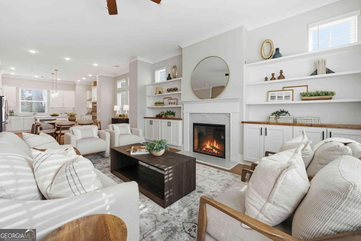 826 S Columbia Drive