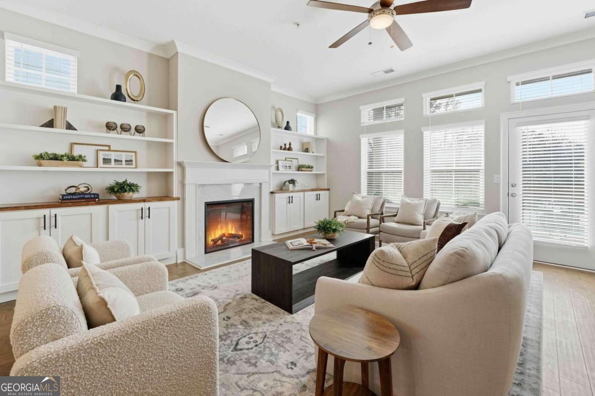 826 S Columbia Drive