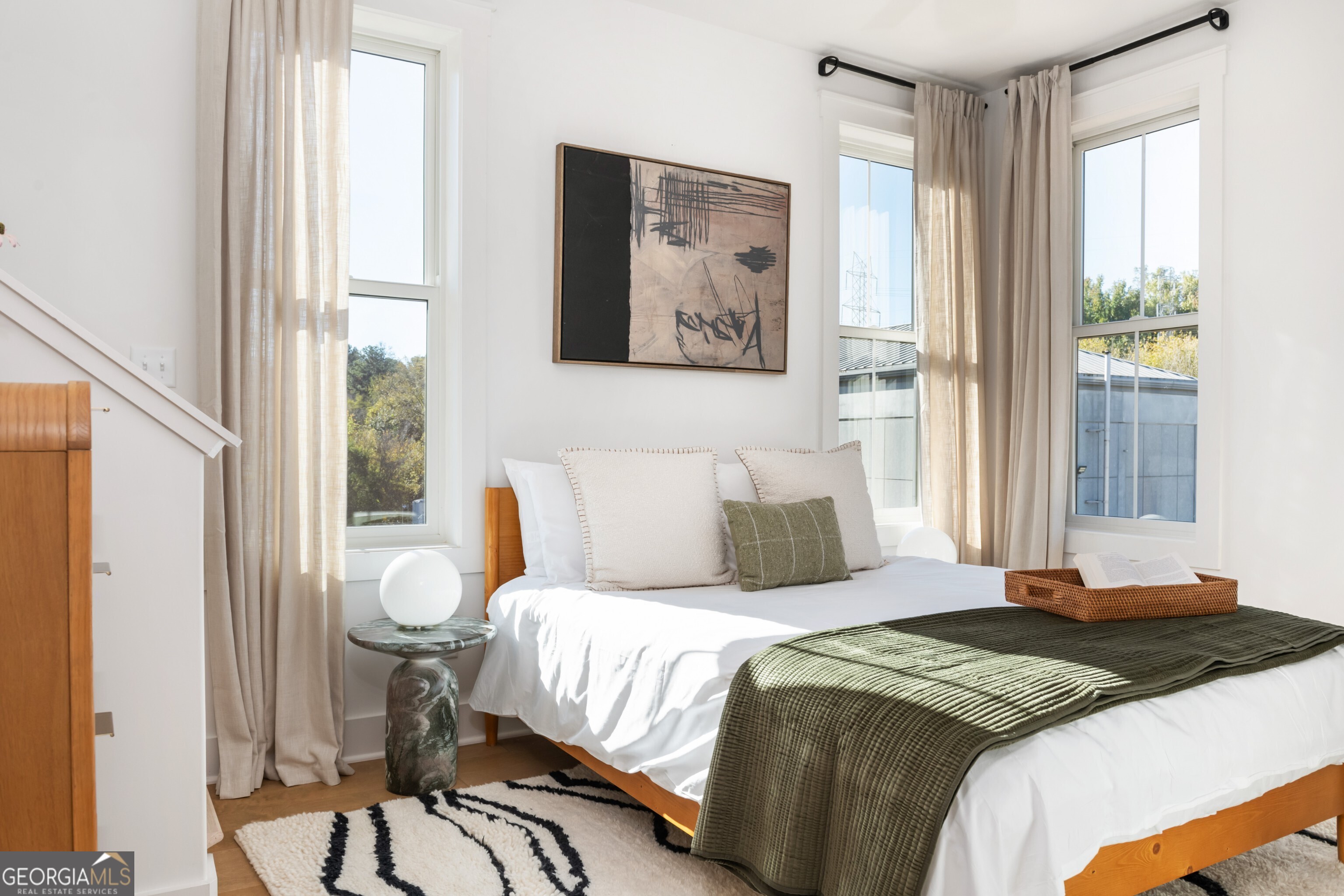 1160 Boulevard SE # 9