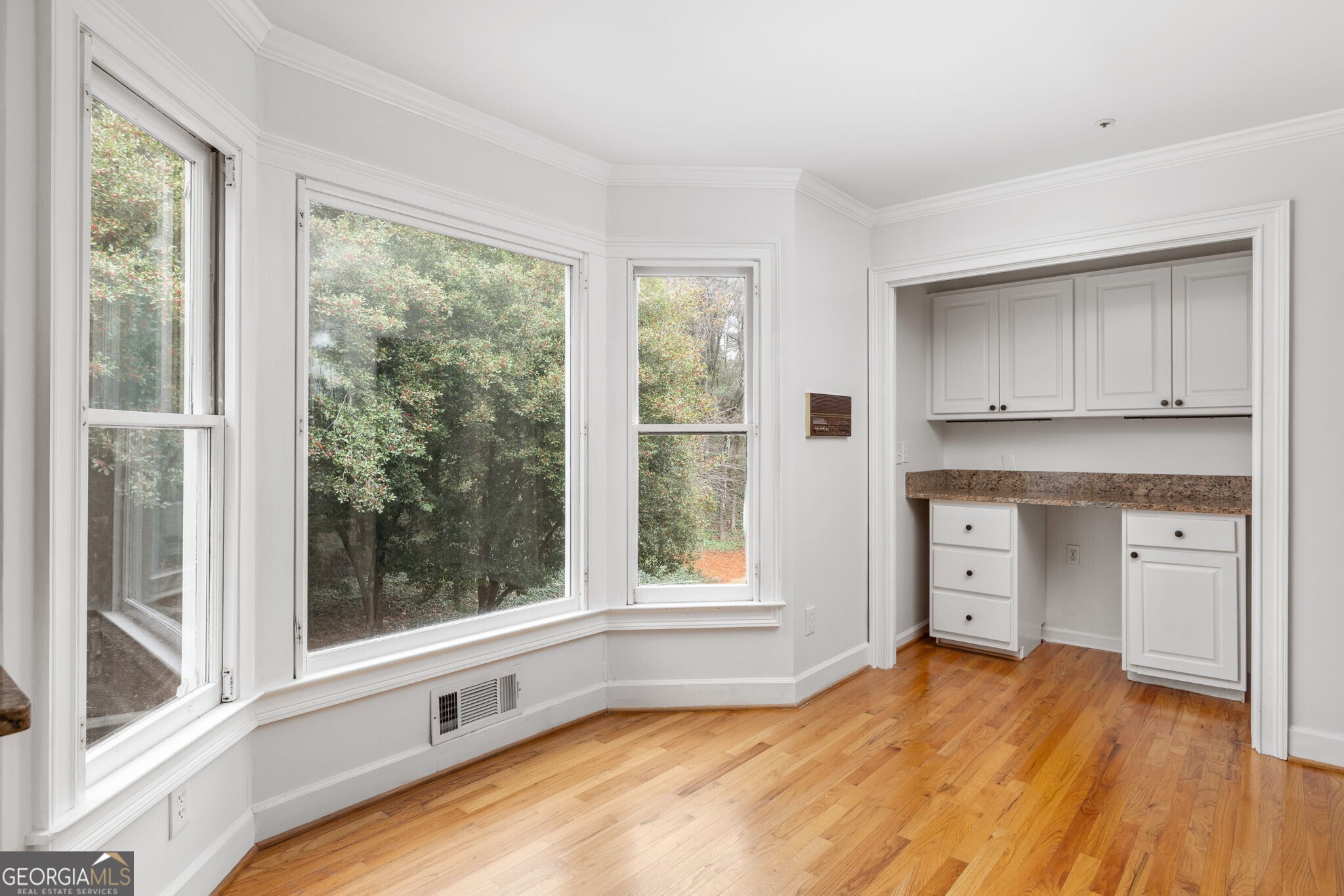 206 Cameron Place SE