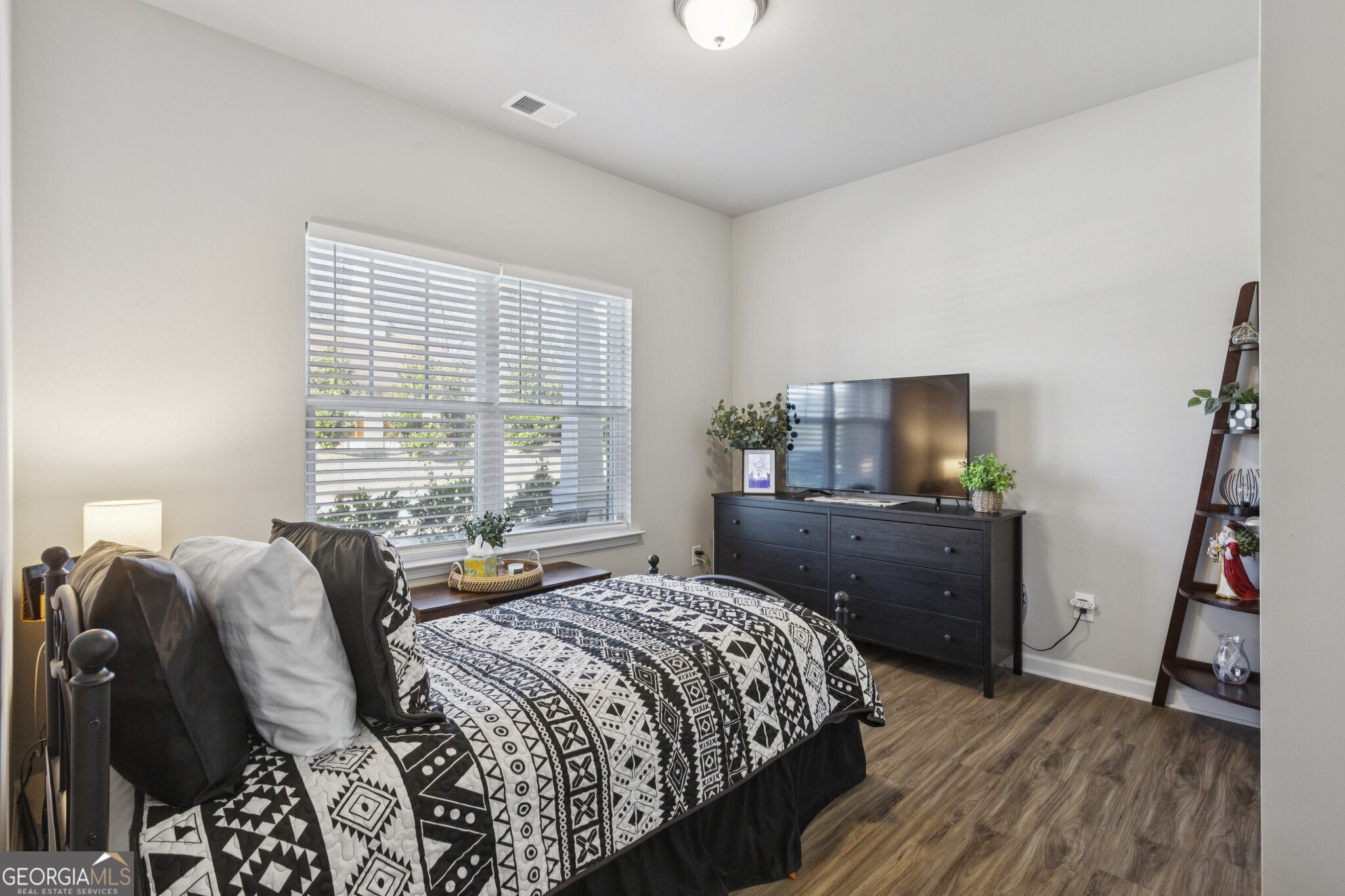 6027 Whitetail Deer Run