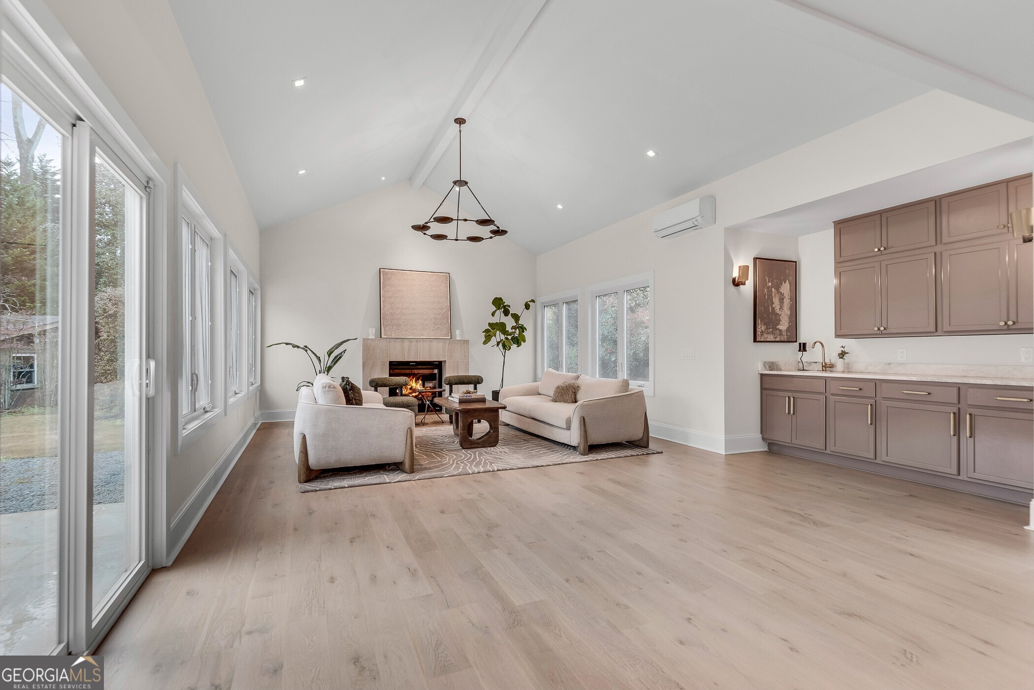 2362 Greenglade Road NE