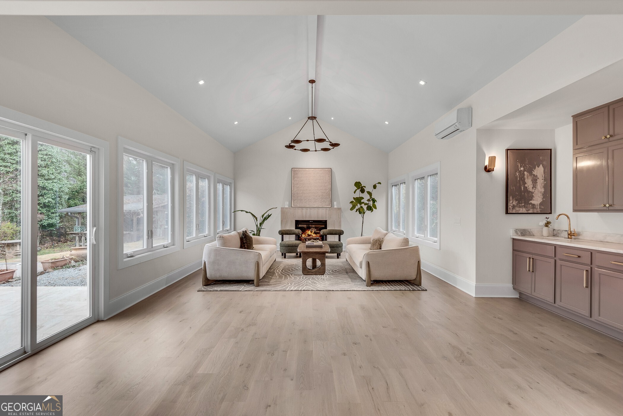 2362 Greenglade Road NE