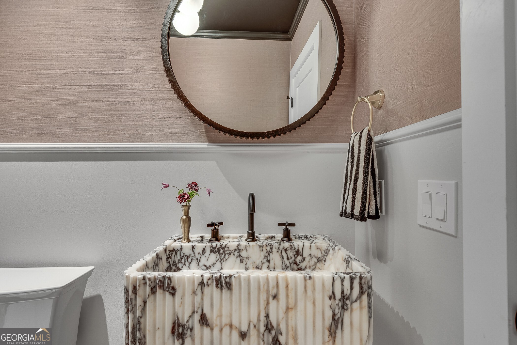 2362 Greenglade Road NE