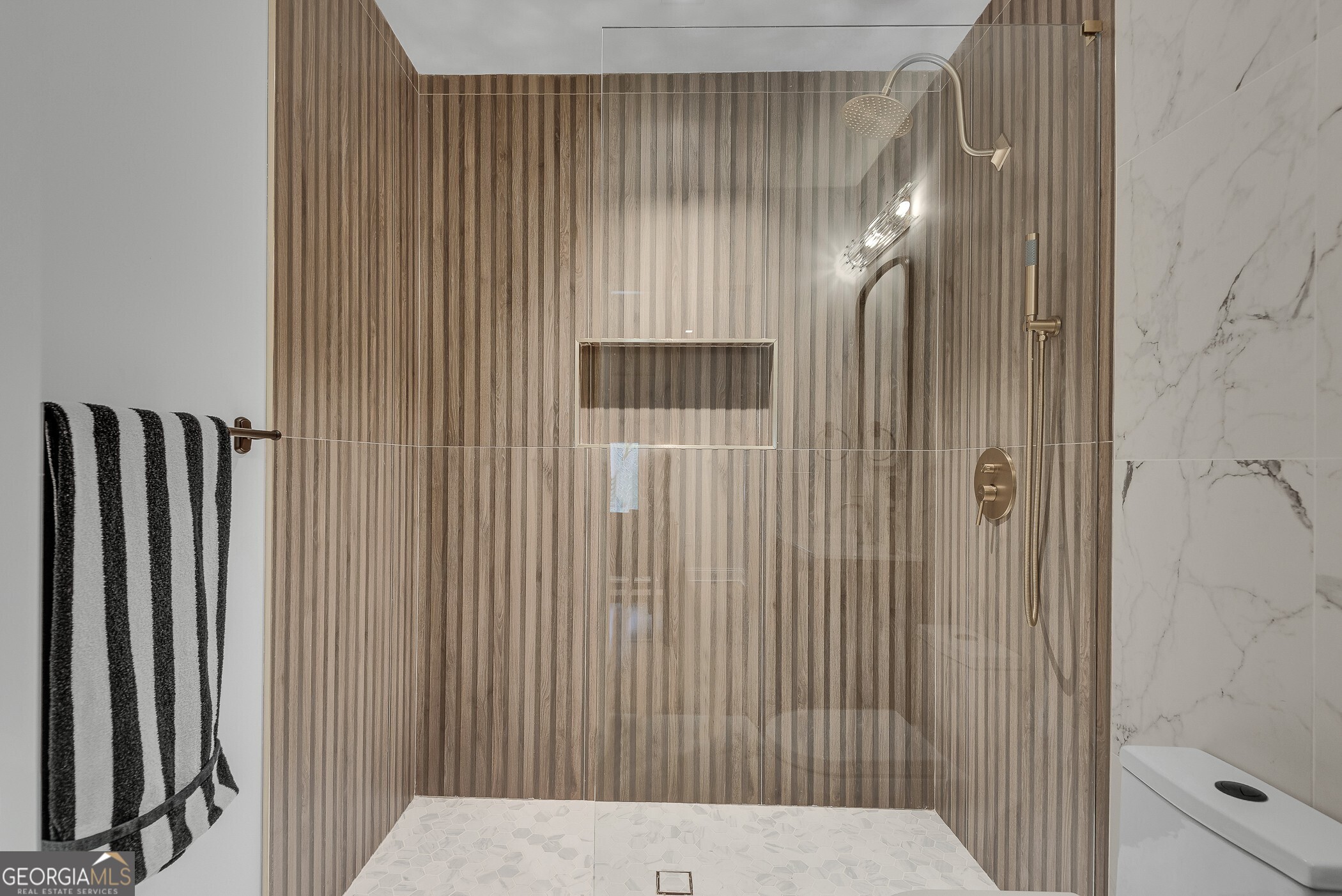 2362 Greenglade Road NE