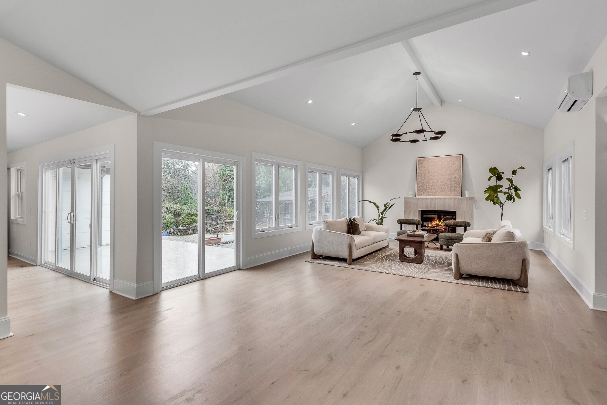 2362 Greenglade Road NE