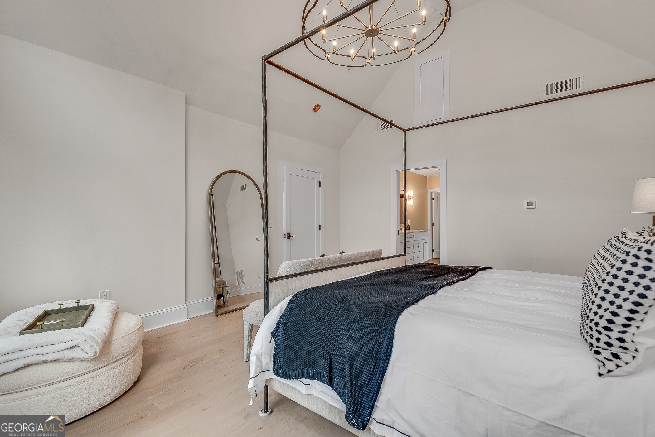 2362 Greenglade Road NE