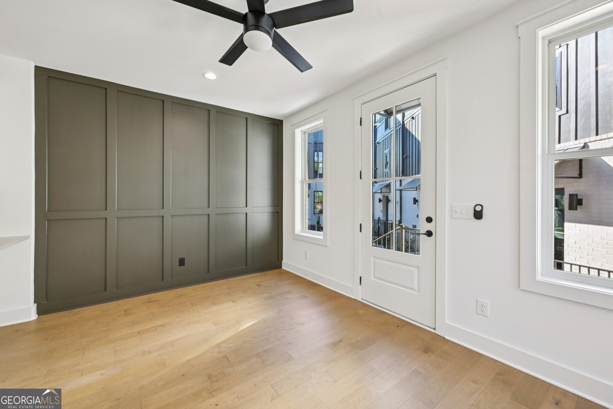 1160 Boulevard SE # 11