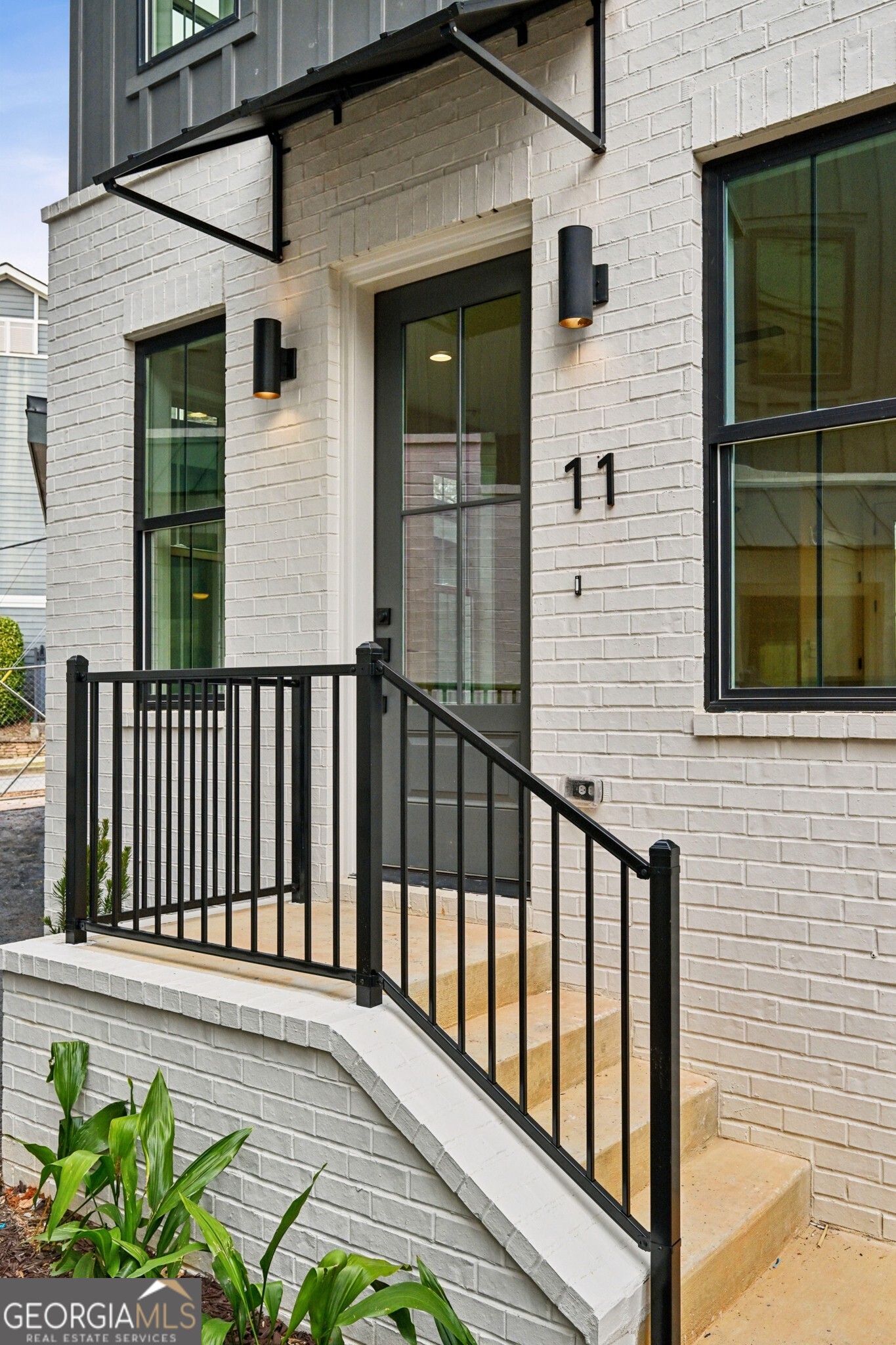 1160 Boulevard SE # 11