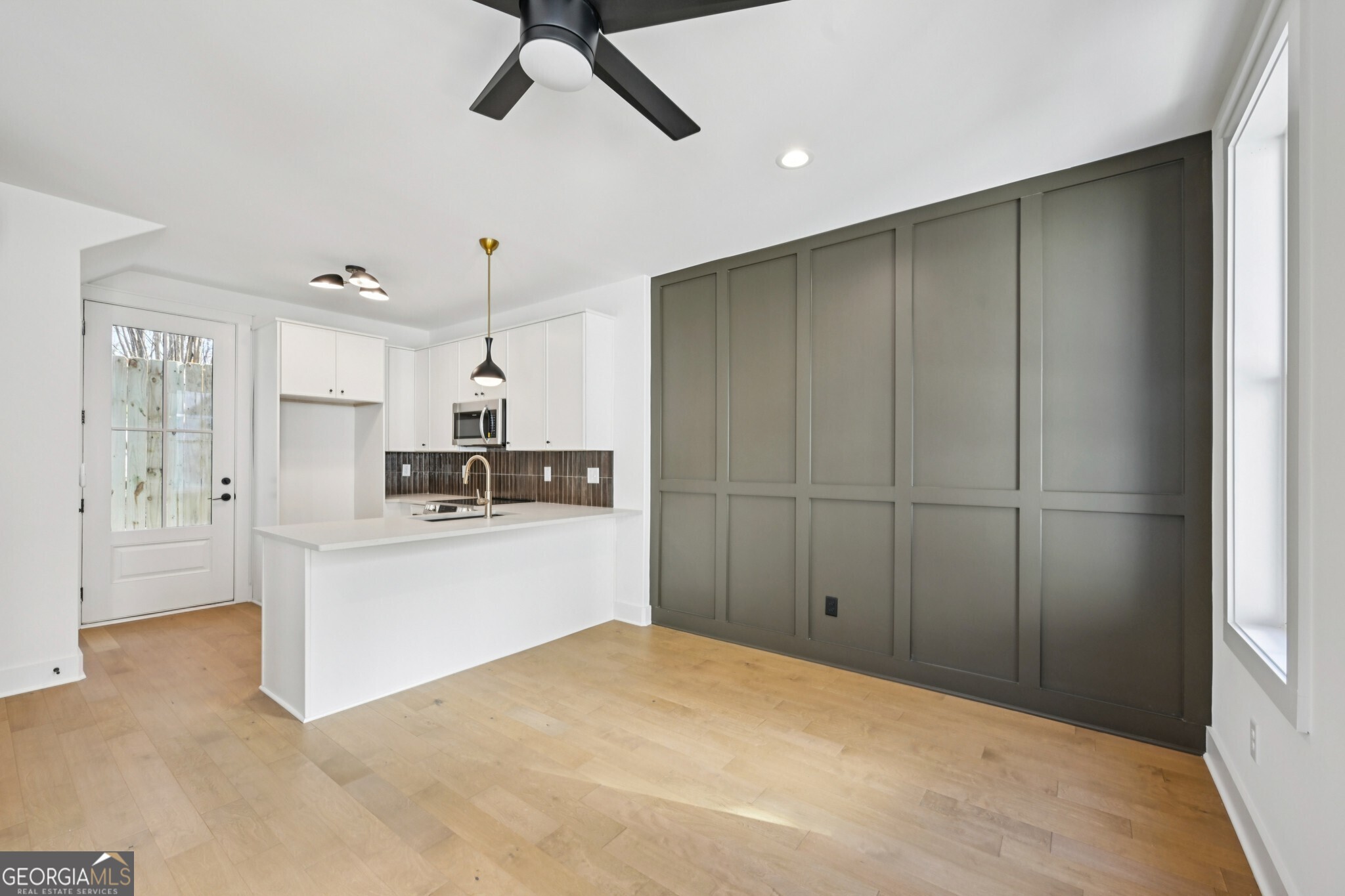 1160 Boulevard SE # 11