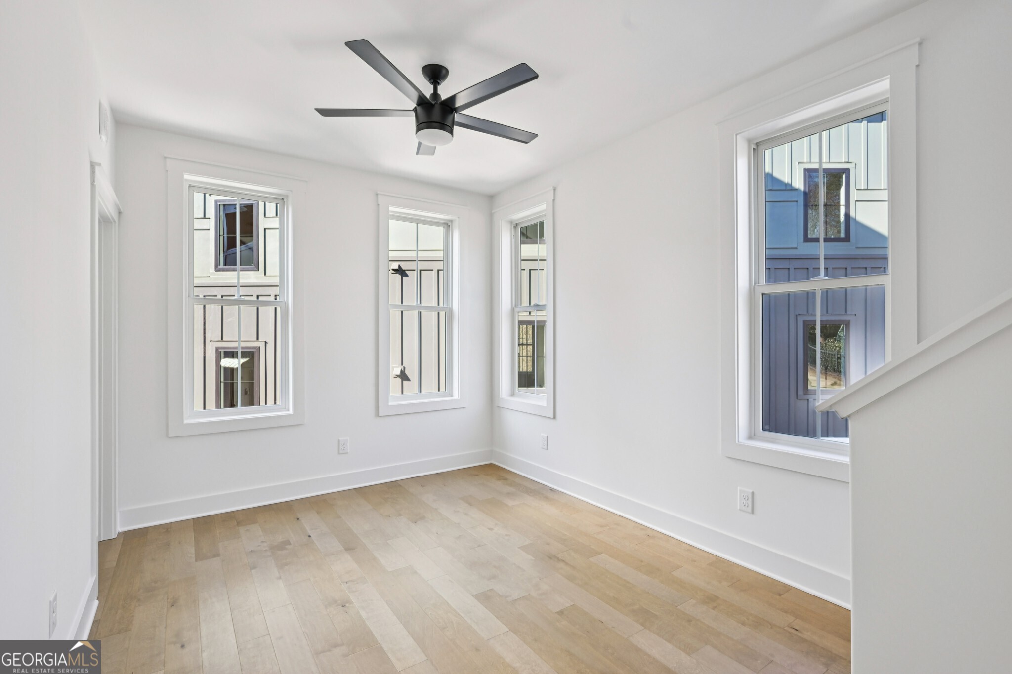 1160 Boulevard SE # 11