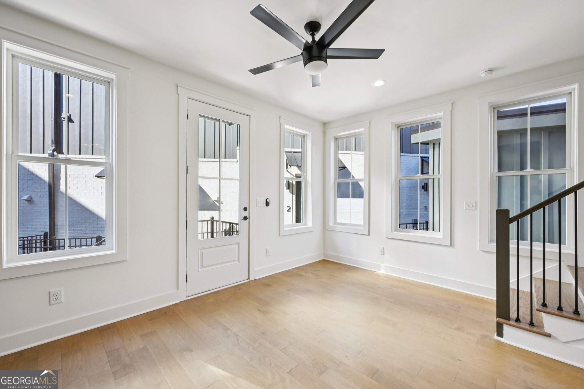 1160 Boulevard SE # 11