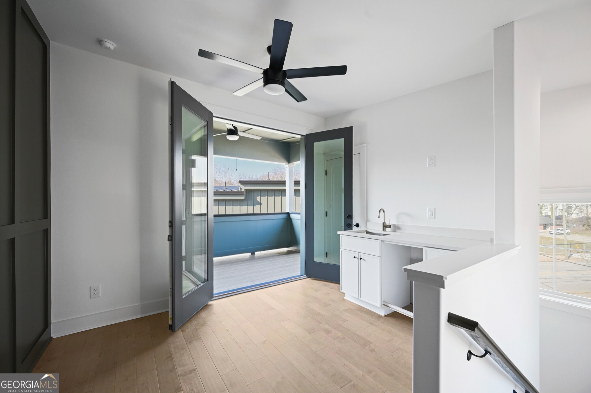 1160 Boulevard SE # 11