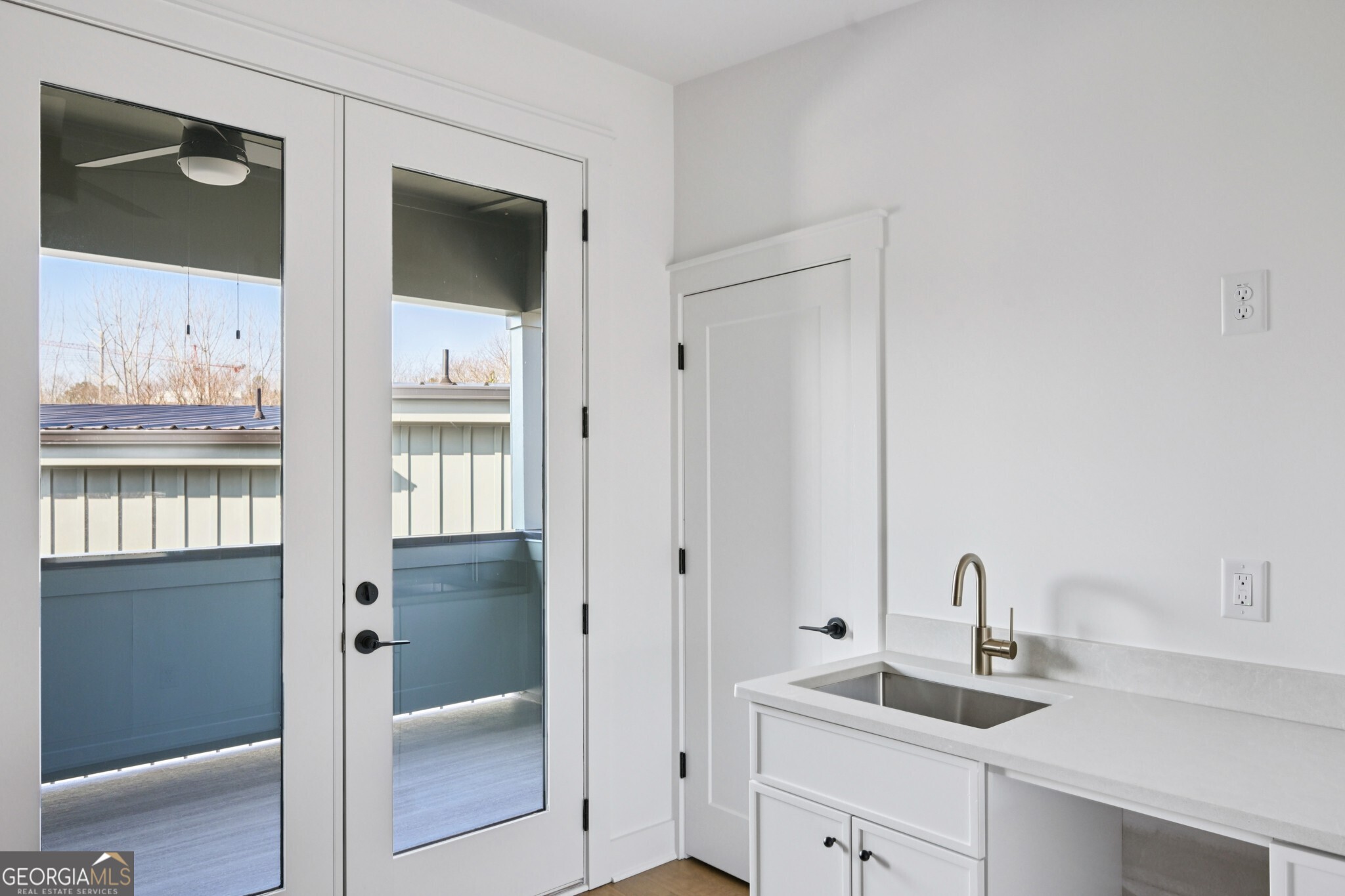 1160 Boulevard SE # 11