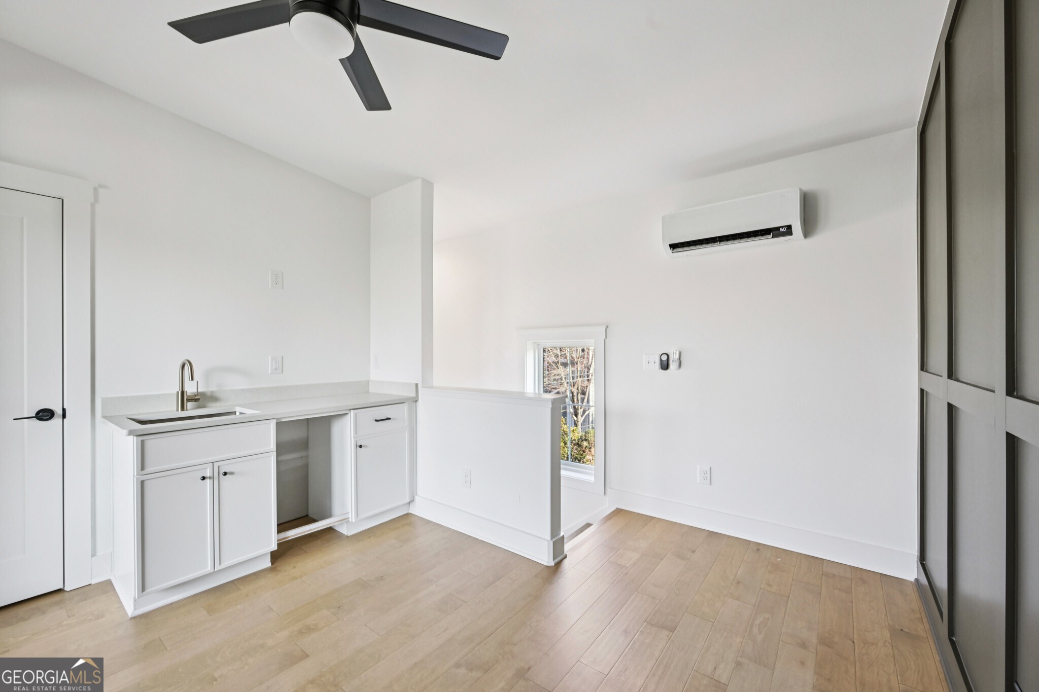 1160 Boulevard SE # 11