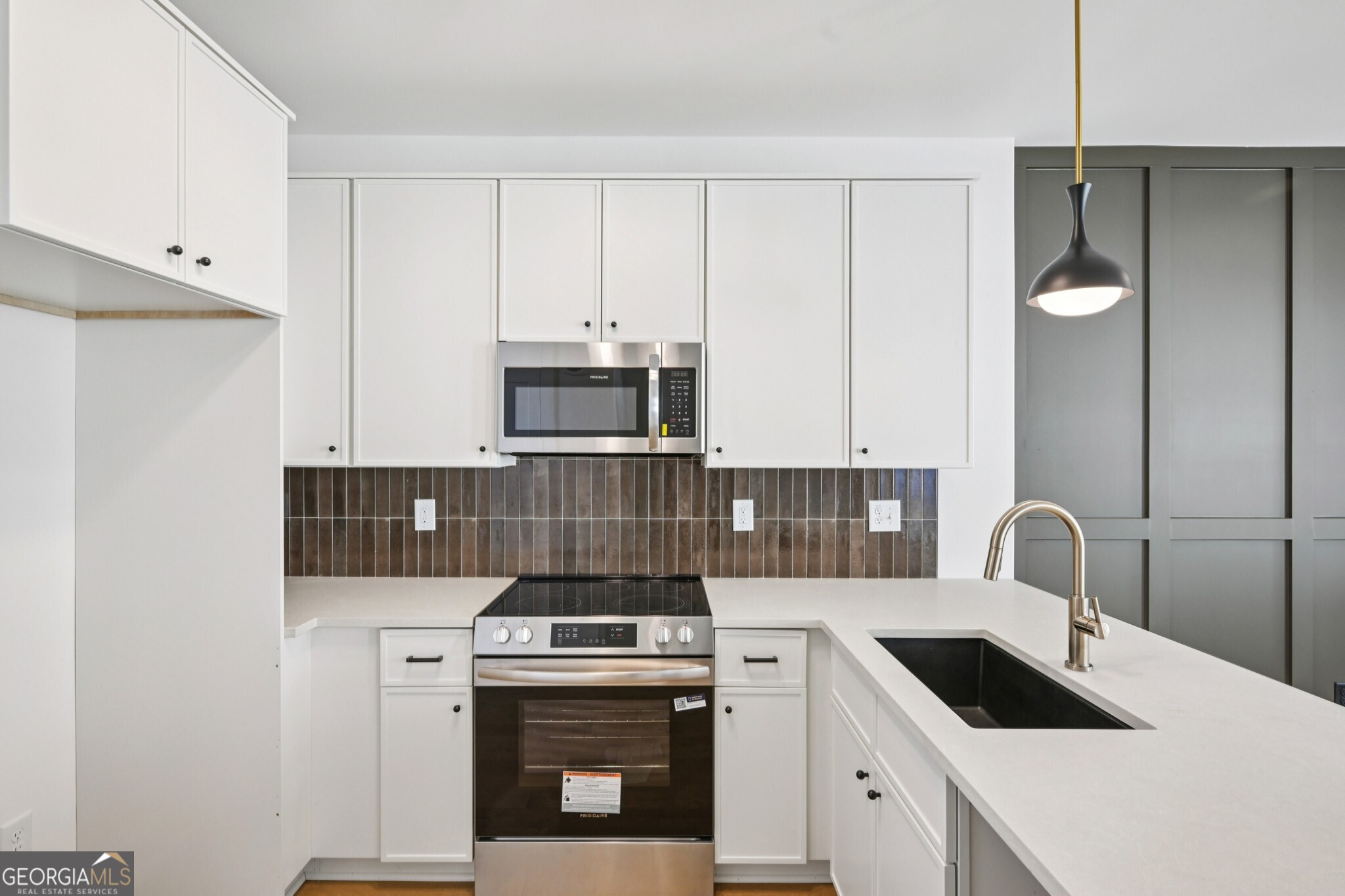 1160 Boulevard SE # 11