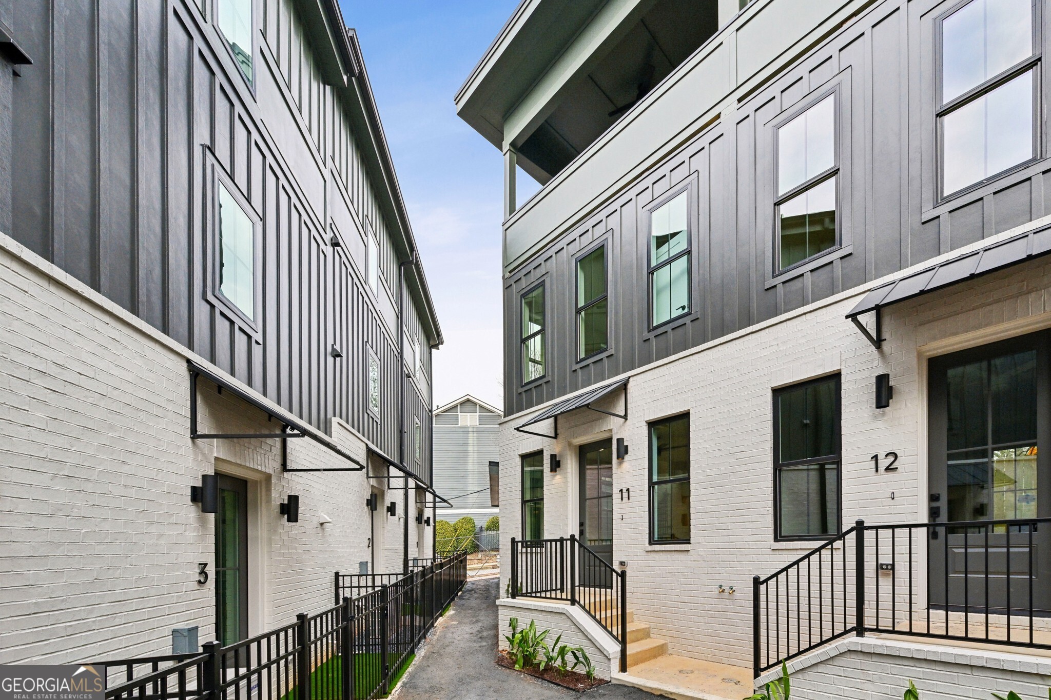 1160 Boulevard SE # 11